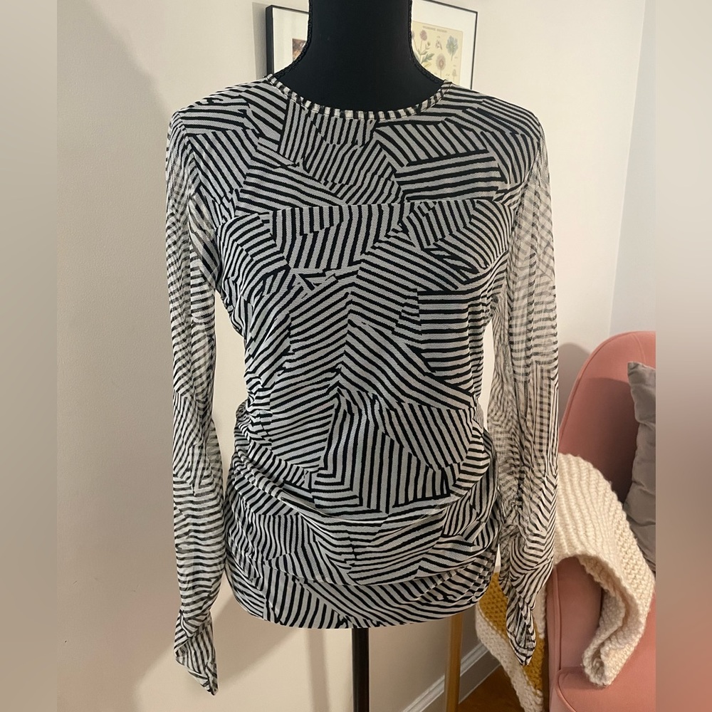 NWOT ✨DKNY Black and White Mesh Top 💥
